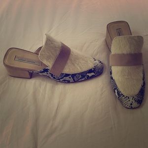 Chinese Laundry fur mule size 9.5 us